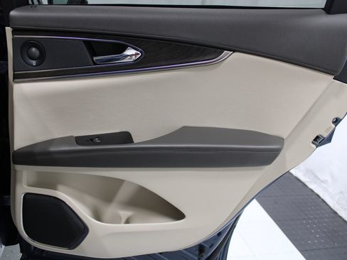 Used 2019 Lincoln Nautilus Reserve AWD/4WD image 21