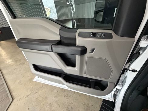 Used 2021 Ford F550 4x4 Regular Cab Super Duty image 29