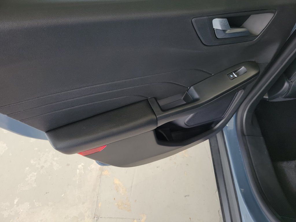 Used 2024 Ford Escape ST-Line w/ Tech Pack #1 FWD image 14