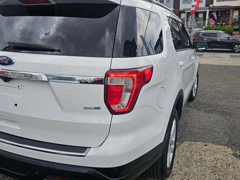 Used 2018 Ford Explorer XLT w/ Equipment Group 201A AWD/4WD image 6