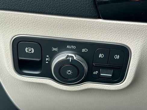 Certified 2022 Mercedes-Benz GLA 250 4MATIC image 32