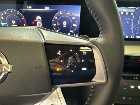 Certified 2025 Nissan Murano SL w/ Cargo Package AWD/4WD image 19