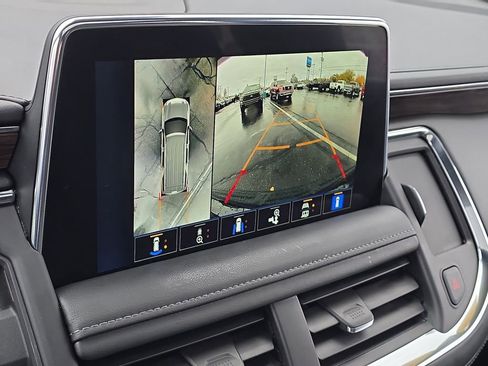 Used 2023 Chevrolet Suburban LT w/ LT Signature Plus Package image 28