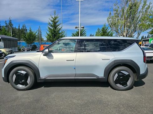 New 2026 Kia EV9 Light RWD image 2