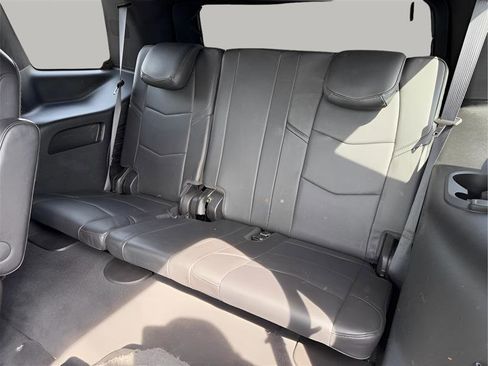 Used 2018 Cadillac Escalade Platinum image 32