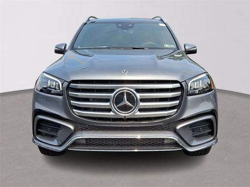 Used 2025 Mercedes-Benz GLS 450 4MATIC image 2