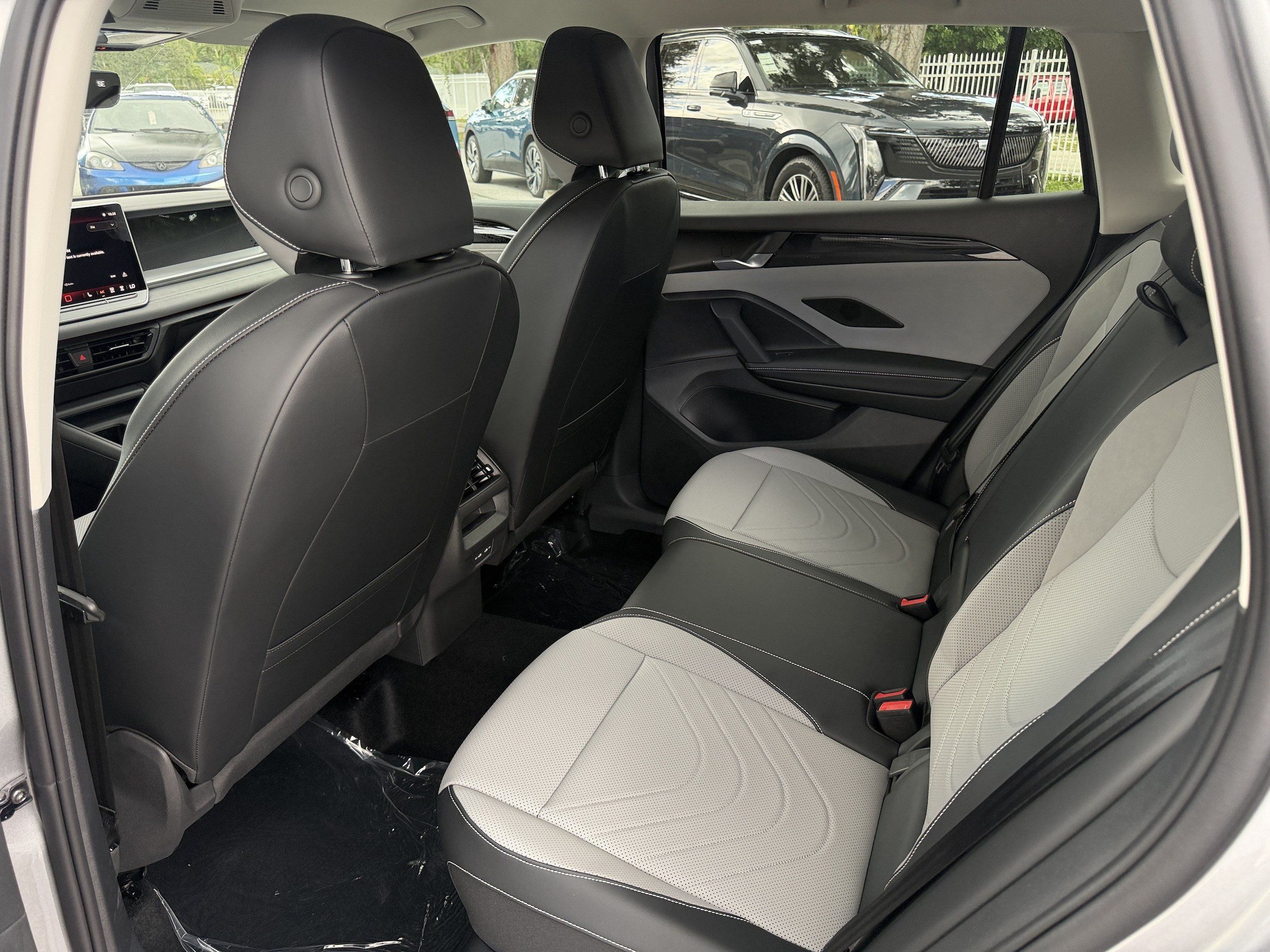 New 2026 Volkswagen Tiguan SE AWD/4WD image 18