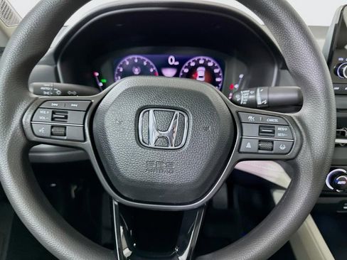 Certified 2025 Honda Accord SE image 18