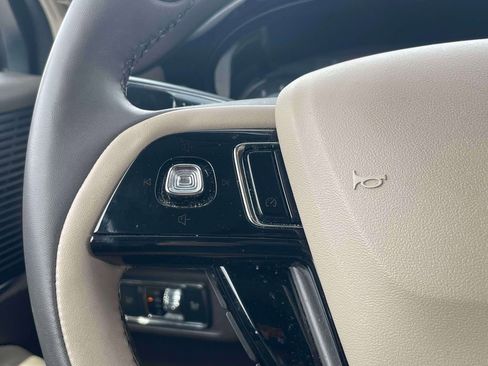 Used 2022 Lincoln Corsair AWD w/ Equipment Group 101A image 20