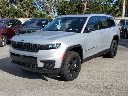 New 2024 Jeep Grand Cherokee L Altitude image 2