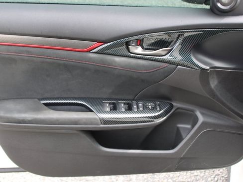 Used 2019 Honda Civic Type R image 8