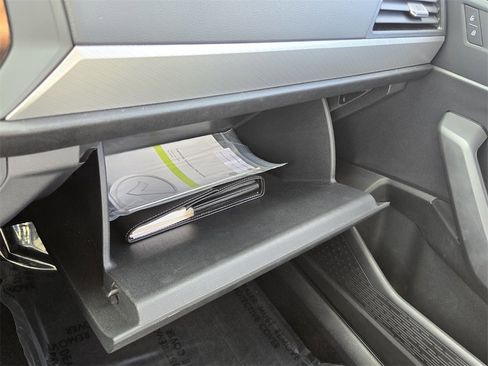 Used 2020 Volkswagen Jetta SE w/ SE Cold Weather Package image 22