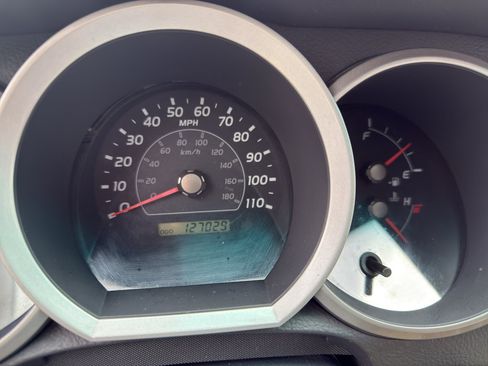 Used 2008 Toyota 4Runner SR5 AWD/4WD image 25