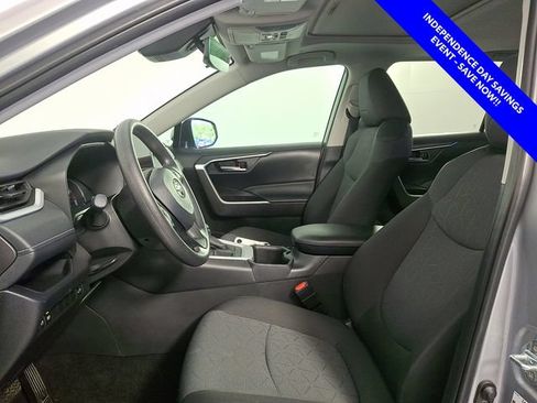 Used 2025 Toyota RAV4 XLE w/ Convenience Package FWD image 13