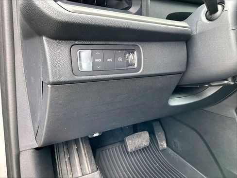 New 2026 Chevrolet Traverse LT w/ Driver Confidence Package AWD/4WD image 32