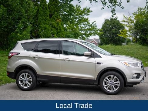 Used 2017 Ford Escape SE w/ SE Cold Weather Package AWD/4WD image 4