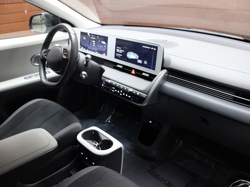 Used 2024 Hyundai Ioniq 5 SEL image 9