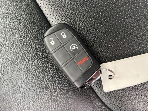 Used 2022 Jeep Compass Latitude w/ Sun and Sound Group AWD/4WD image 21