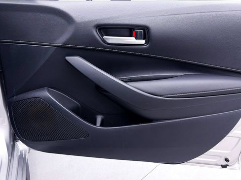 Used 2021 Toyota Corolla SE FWD image 32