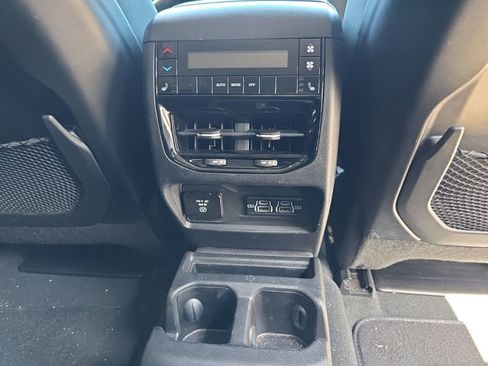 Certified 2022 Jeep Grand Cherokee L Limited w/ Luxury Tech Group II image 10