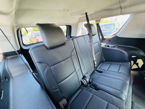 Used 2019 Chevrolet Suburban LT image 17