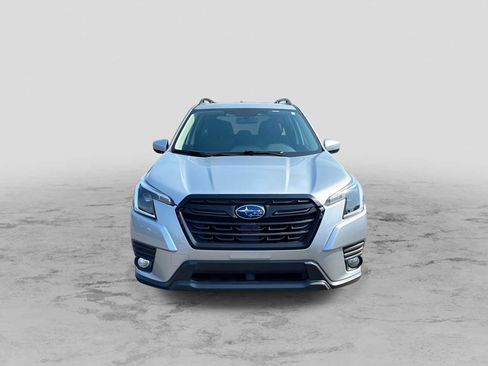 Used 2023 Subaru Forester Premium AWD/4WD image 3