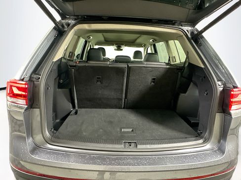 Used 2025 Volkswagen Atlas SE image 31