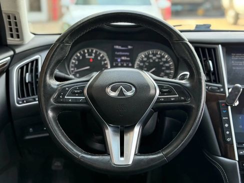 Used 2018 INFINITI Q50 Luxe w/ Essential Package (3.0T Luxe) image 8