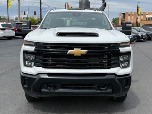 Used 2024 Chevrolet Silverado 3500 W/T w/ Snow Plow Prep Package AWD/4WD image 3