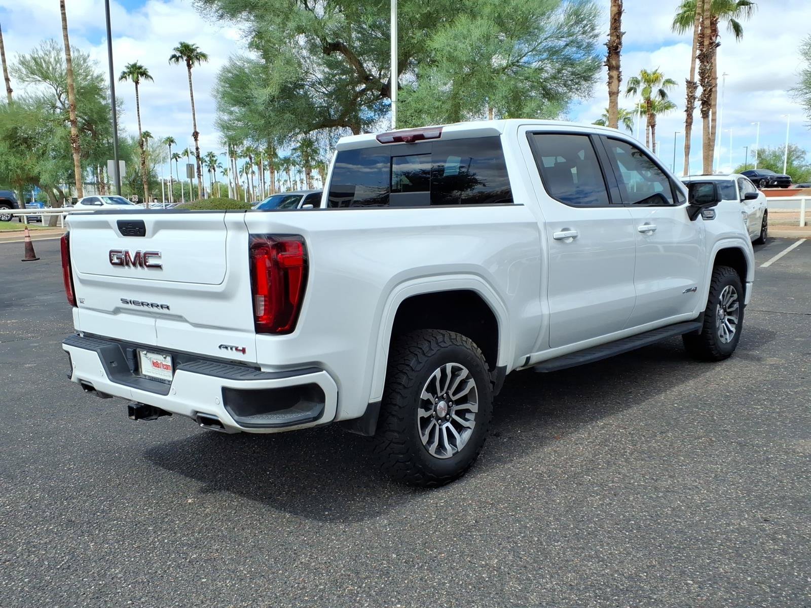 Used 2022 GMC Sierra 1500 AT4 w/ AT4 Premium Package AWD/4WD image 6