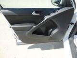 Used 2016 Volkswagen Tiguan S image 3