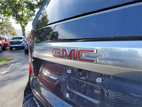 Used 2024 GMC Yukon Denali image 6