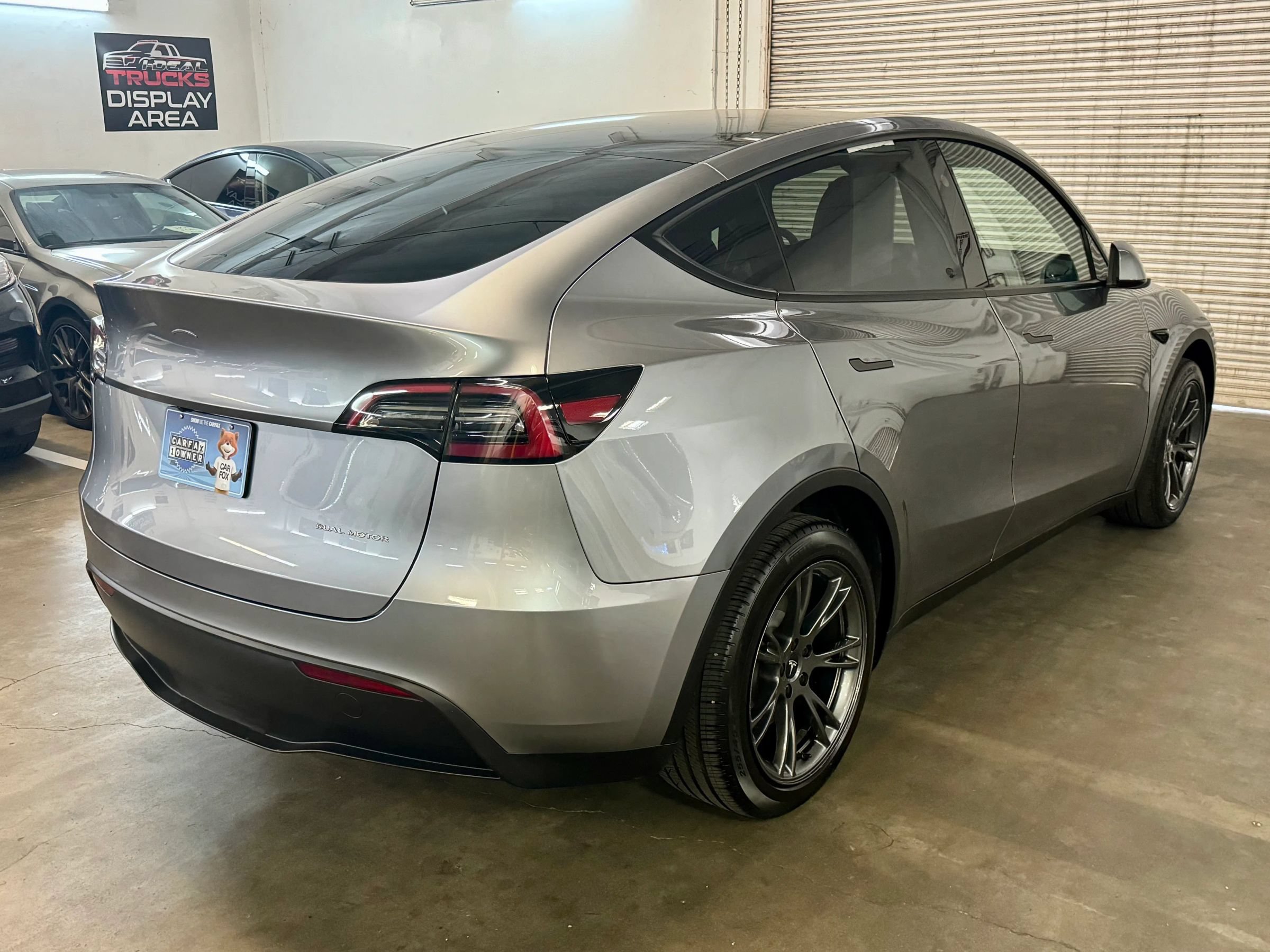 Used 2024 Tesla Model Y Long Range AWD/4WD image 5