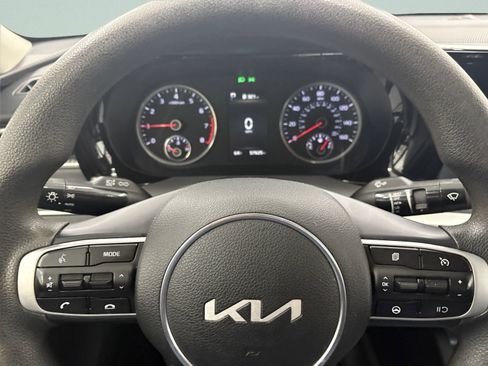 Used 2023 Kia K5 LXS image 28