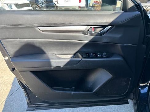 Used 2017 MAZDA CX-5 Touring image 11