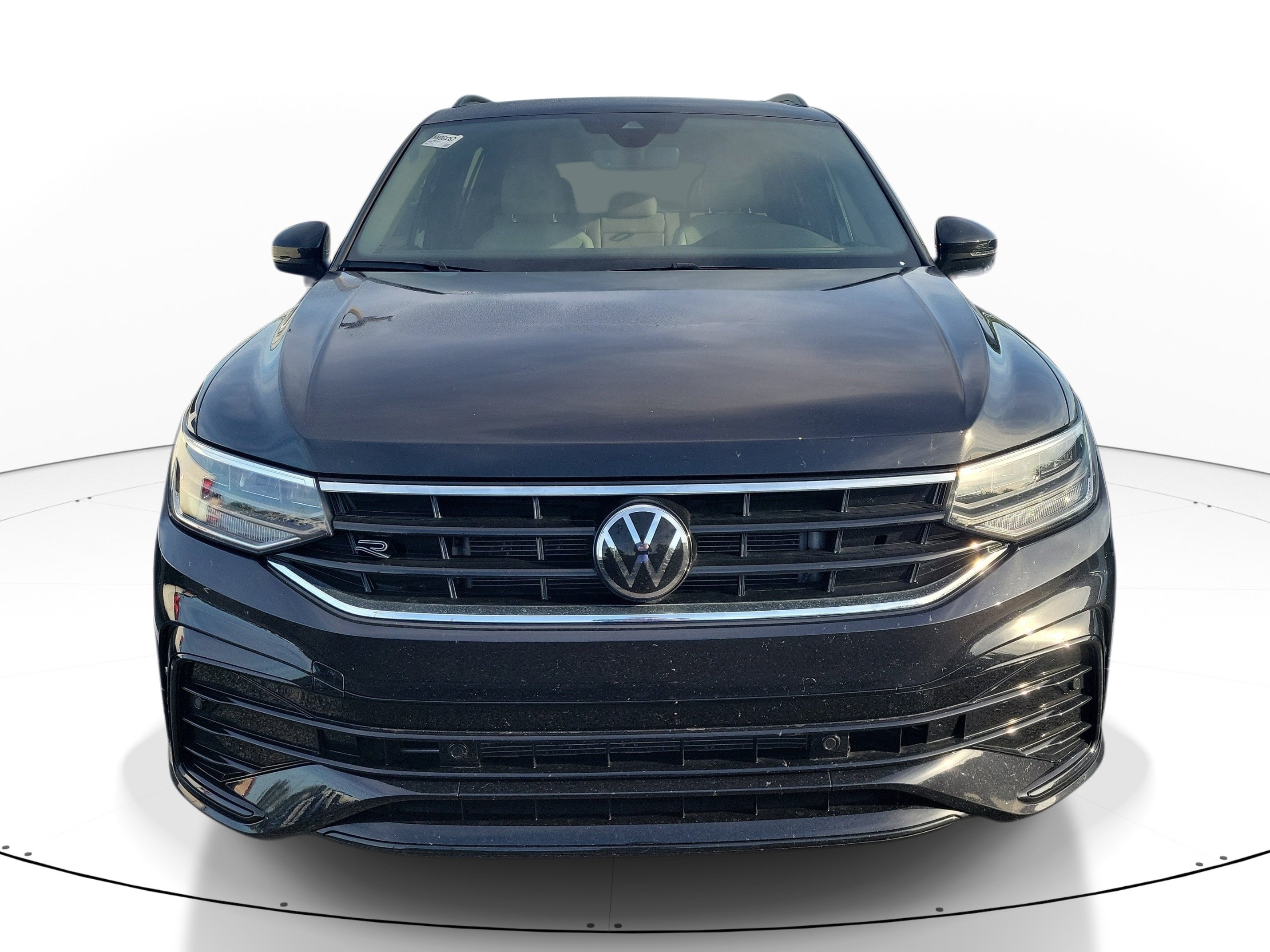 Used 2022 Volkswagen Tiguan SE R-Line FWD image 2