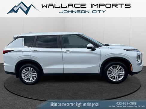 Used 2024 Mitsubishi Outlander ES AWD/4WD image 6
