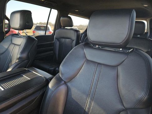 Used 2023 Jeep Wagoneer Series III w/ Preferred Equipment Group image 22