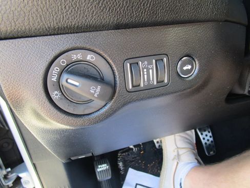 Used 2022 Dodge Challenger R/T RWD image 21
