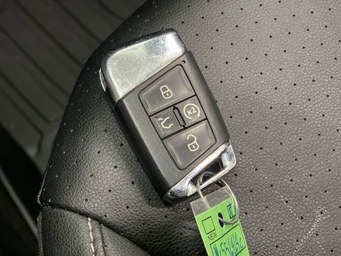 Used 2021 Volkswagen Atlas SE image 30