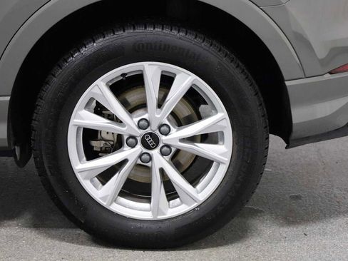 Certified 2025 Audi Q3 2.0T Premium w/ Convenience Package image 36