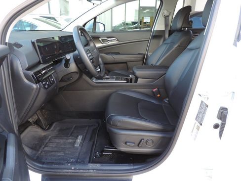 Used 2026 Kia Sportage EX image 10