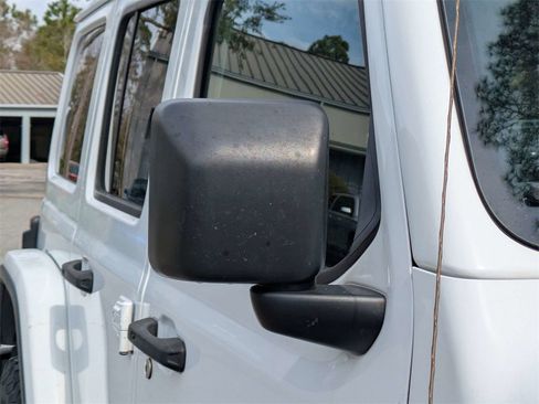 Used 2018 Jeep Wrangler Unlimited Rubicon image 11