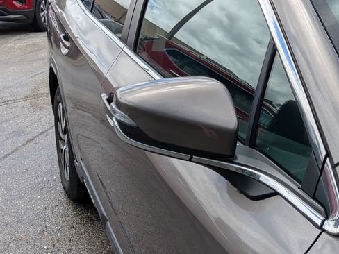 Used 2022 Subaru Outback Premium image 12