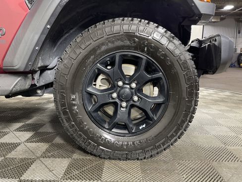 Used 2021 Jeep Wrangler Unlimited Willys image 7