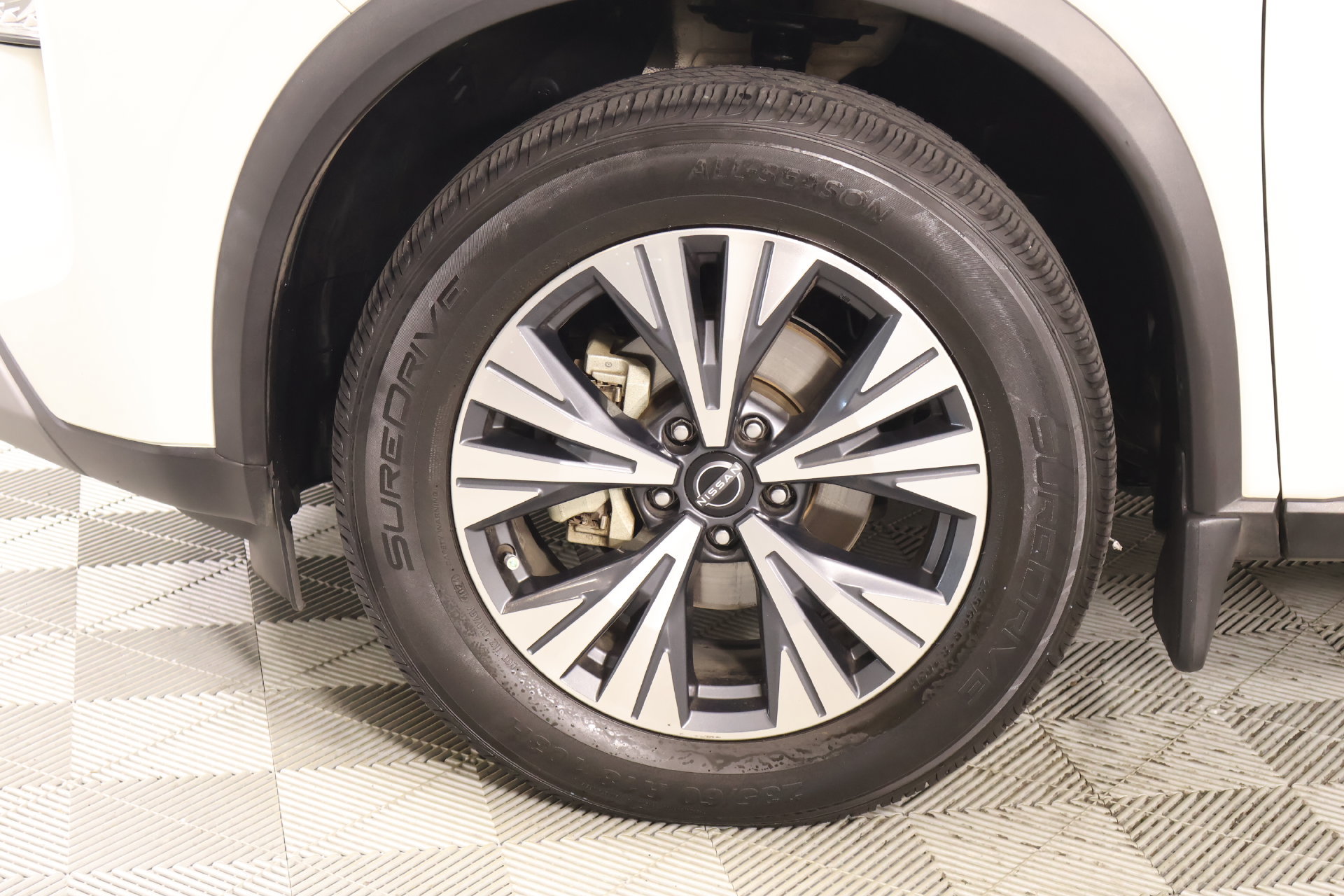 Used 2023 Nissan Rogue SV w/ SV Premium Package FWD image 18