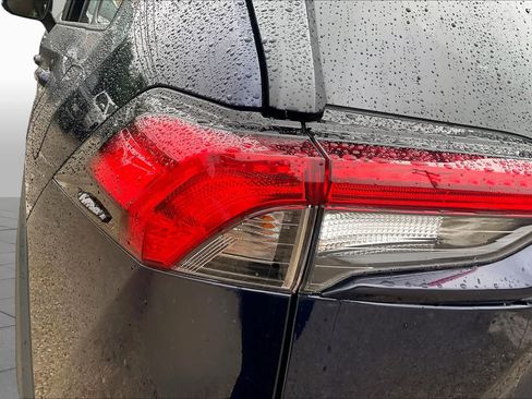 Used 2025 Toyota RAV4 XLE FWD image 28