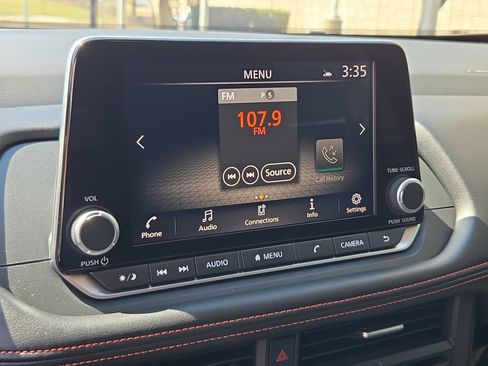 Certified 2025 Nissan Rogue SV AWD/4WD image 16