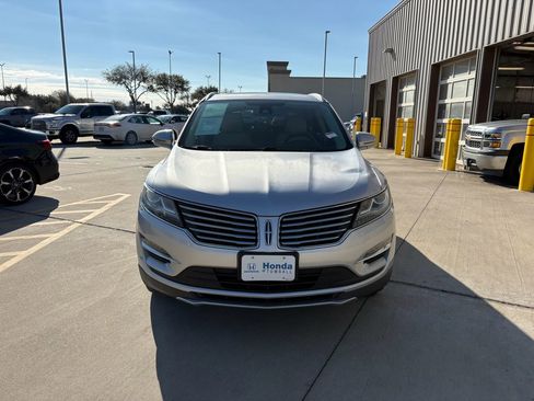 Used 2018 Lincoln MKC Reserve w/ Lincoln MKC Climate Package image 3