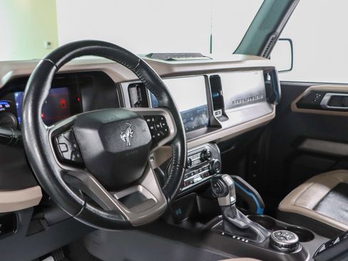 Used 2023 Ford Bronco Wildtrak AWD/4WD image 23